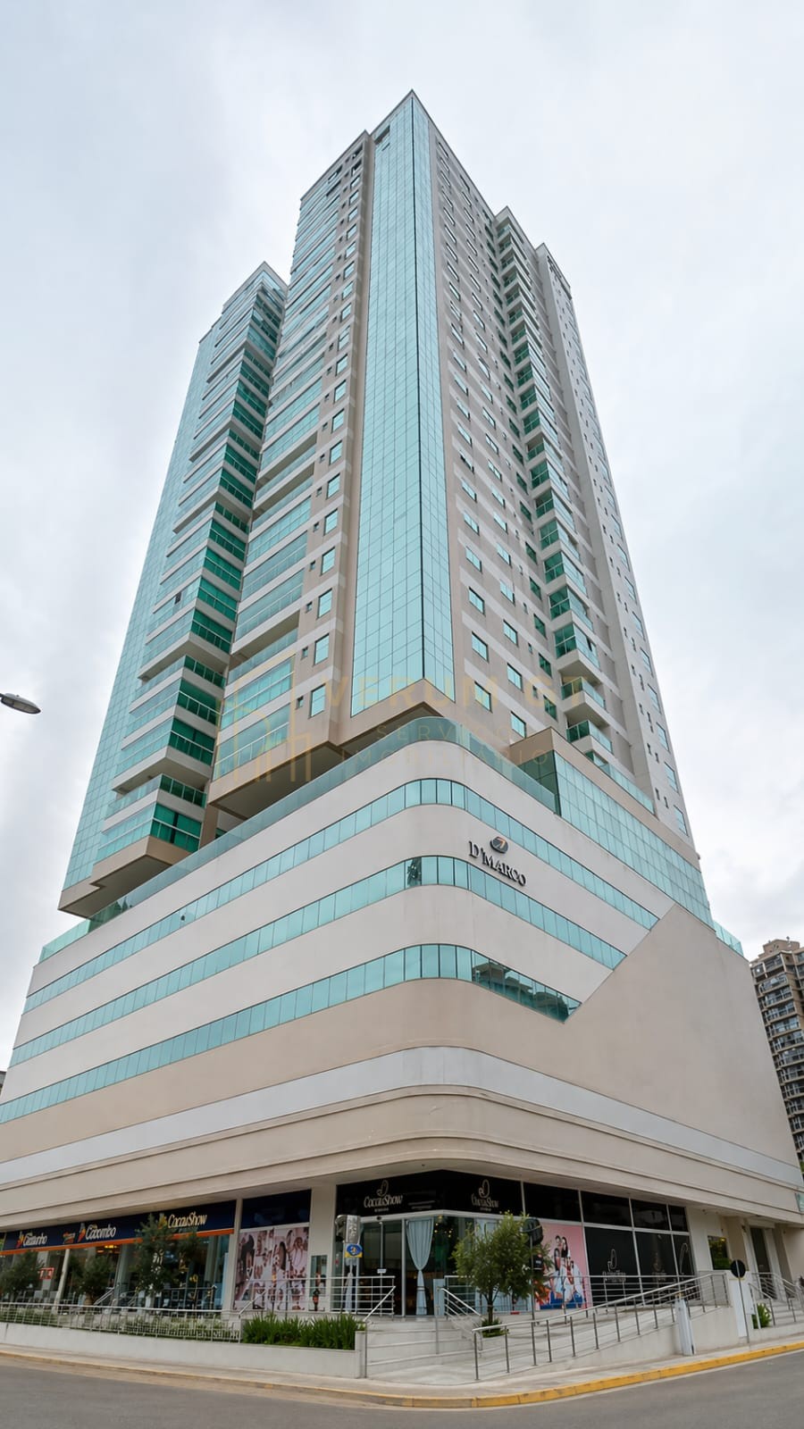 Apartamento com 4 Suites | Alto padrão | Meia Praia