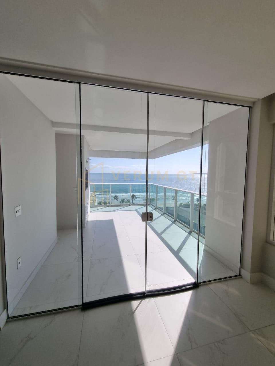 Apartamento com 4 Suites | Alto padrão | Meia Praia