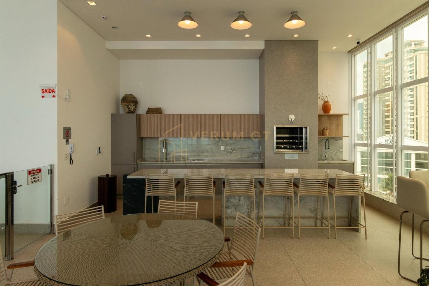 Apartamento com 4 Suites | Alto padrão | Meia Praia