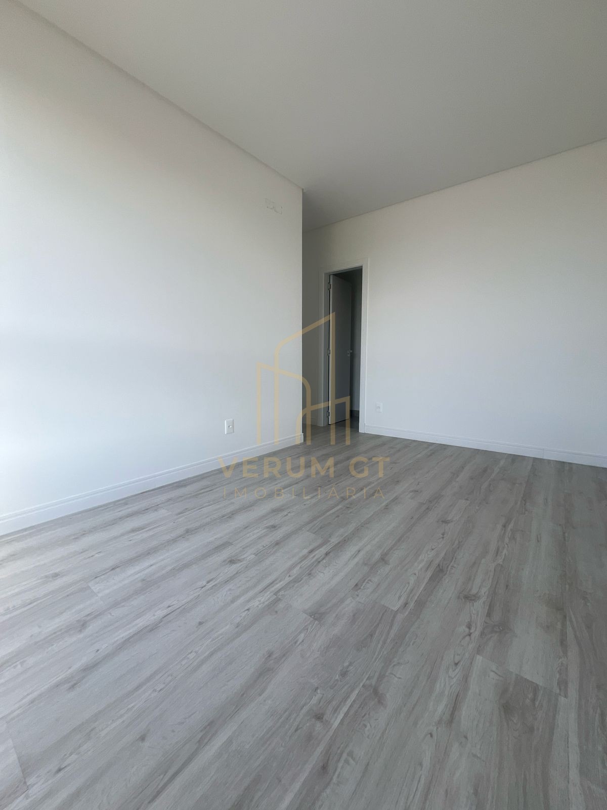 Apartamento Sofisticado | 3 Suítes | Elegância e Espaço