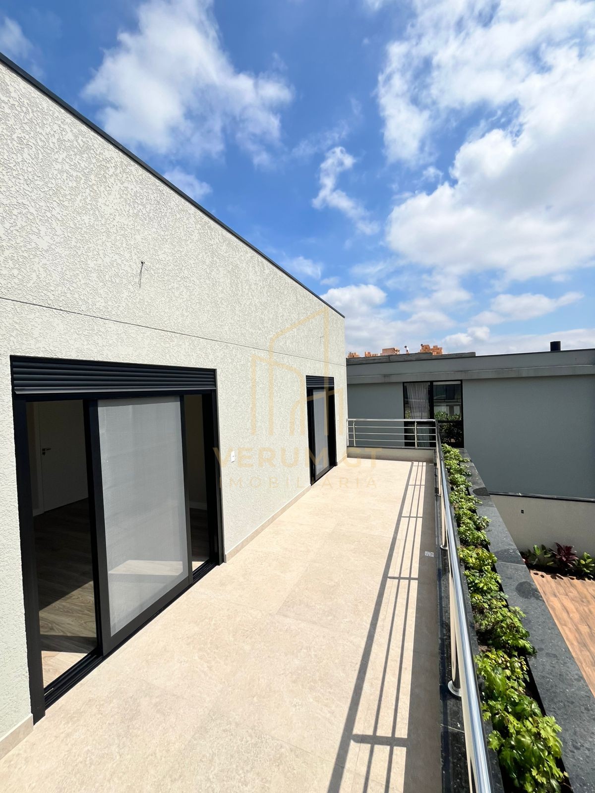 Residência exclusiva em condomínio fechado | 4 quartos | Arquitetura Moderna