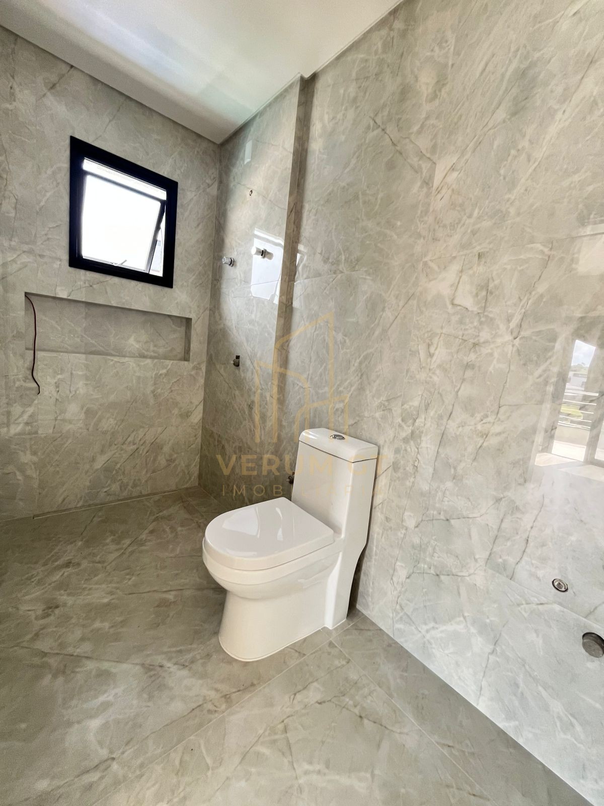 Residência exclusiva em condomínio fechado | 4 quartos | Arquitetura Moderna