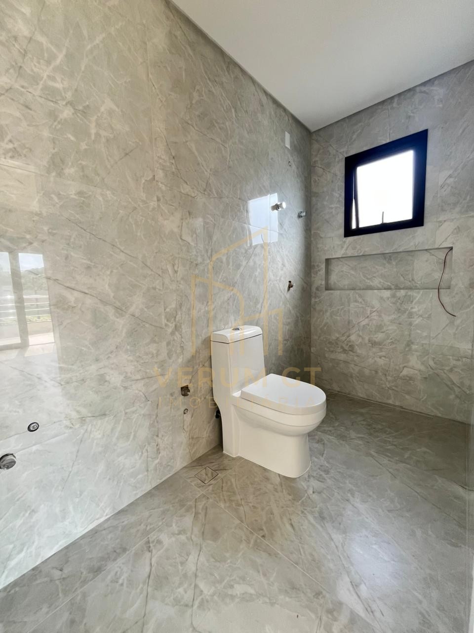 Residência exclusiva em condomínio fechado | 4 quartos | Arquitetura Moderna