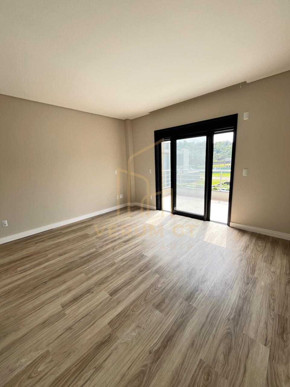 Residência exclusiva em condomínio fechado | 4 quartos | Arquitetura Moderna