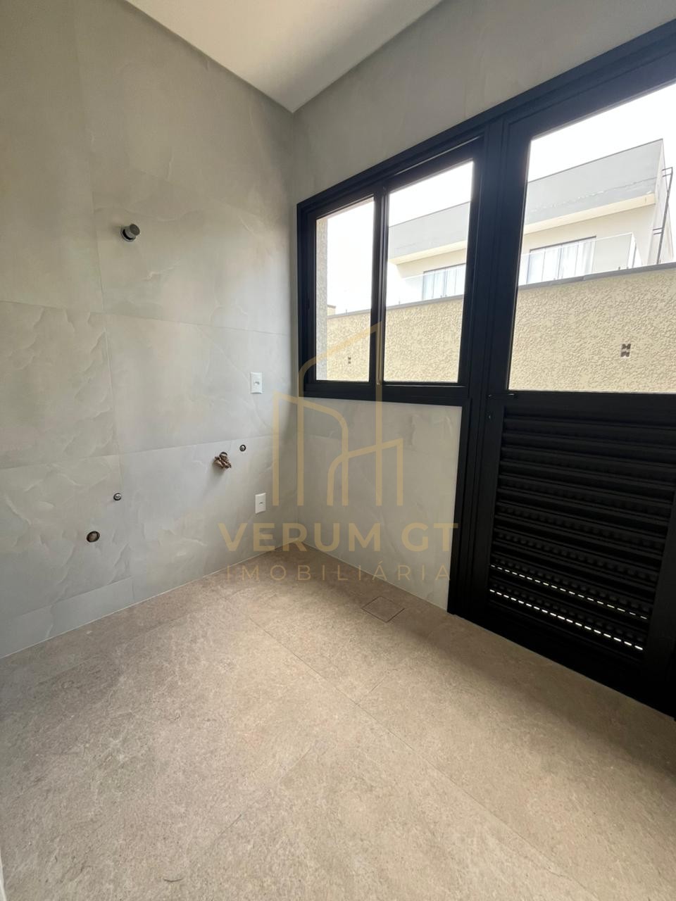 Residência exclusiva em condomínio fechado | 4 quartos | Arquitetura Moderna