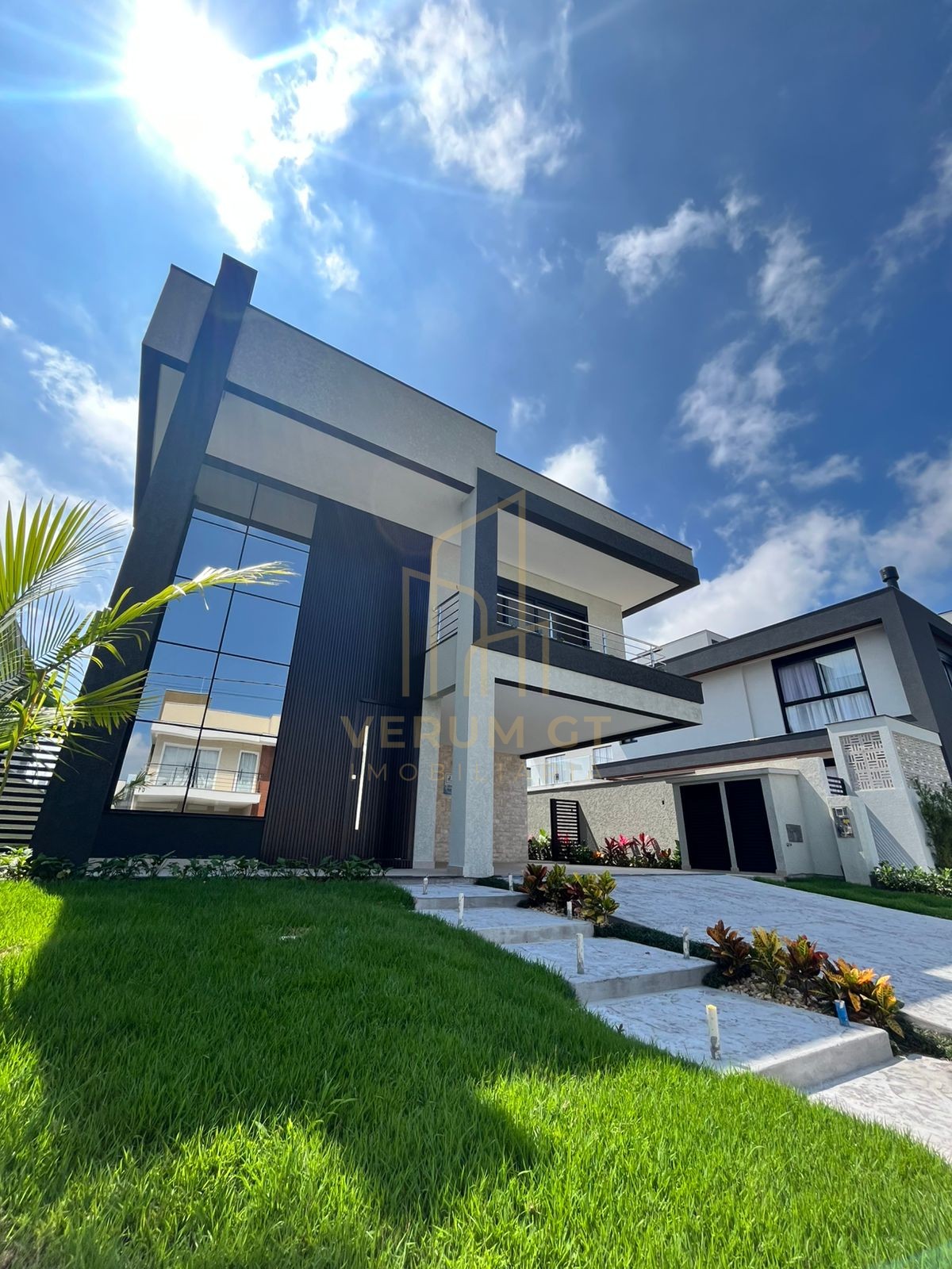 Residência exclusiva em condomínio fechado | 4 quartos | Arquitetura Moderna