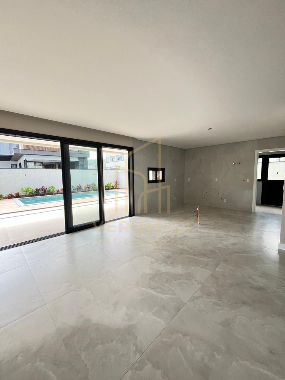 Residência exclusiva em condomínio fechado | 4 quartos | Arquitetura Moderna