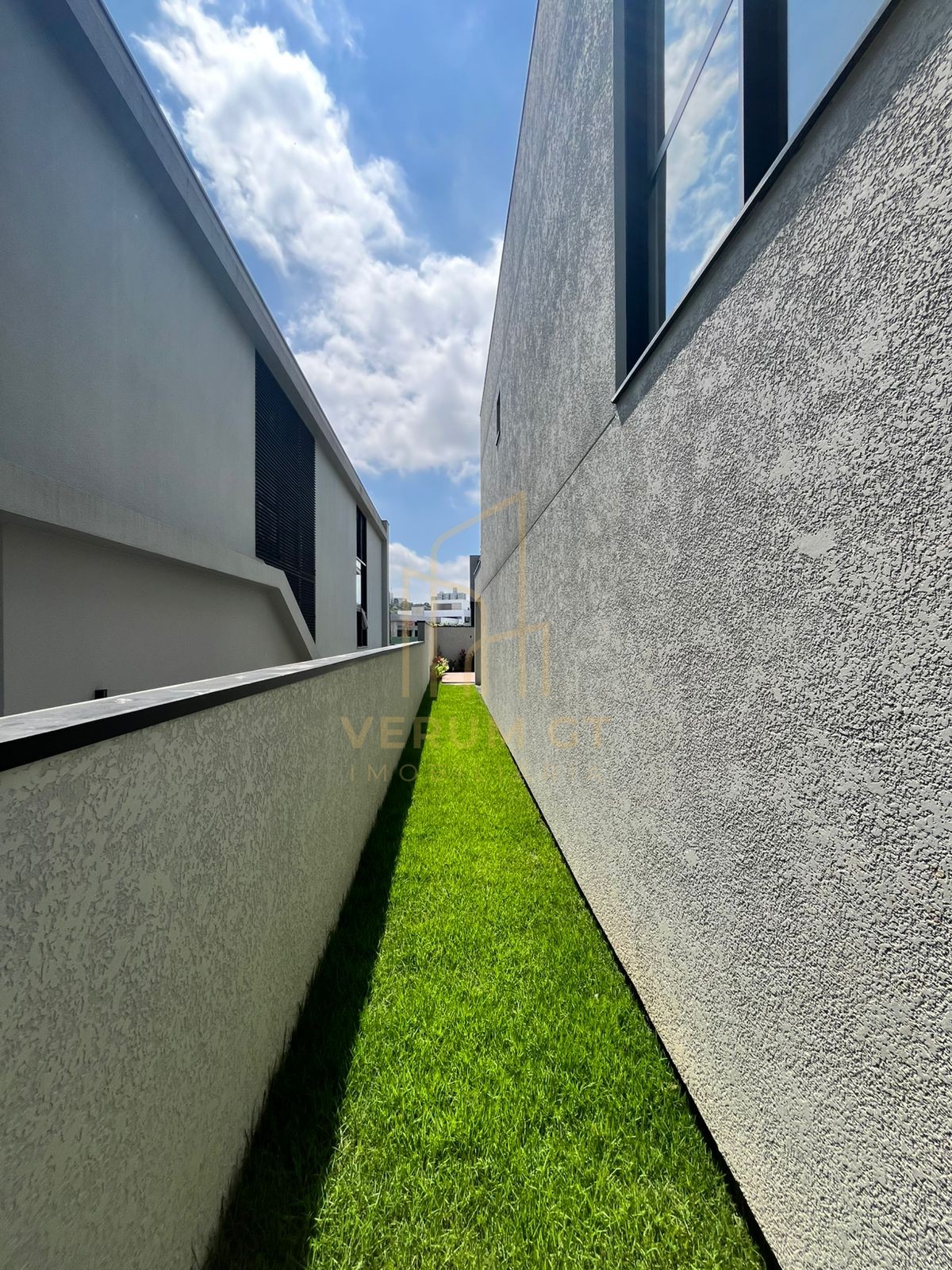 Residência exclusiva em condomínio fechado | 4 quartos | Arquitetura Moderna
